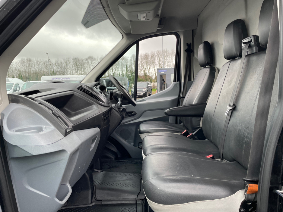 2019 Ford Transit - image 17
