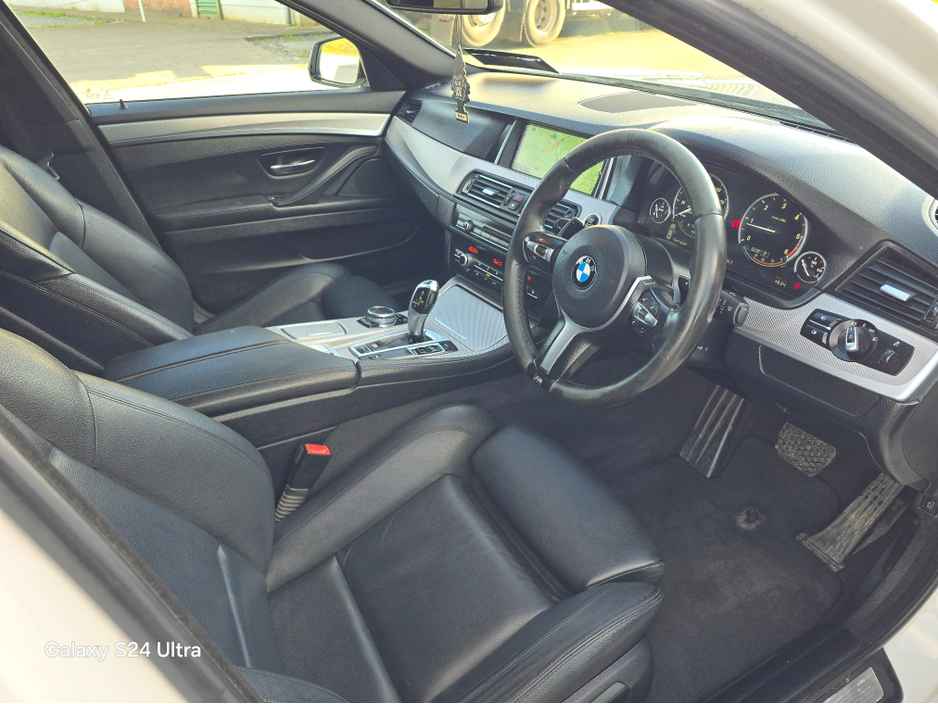 2015 BMW 5 Series - image 10