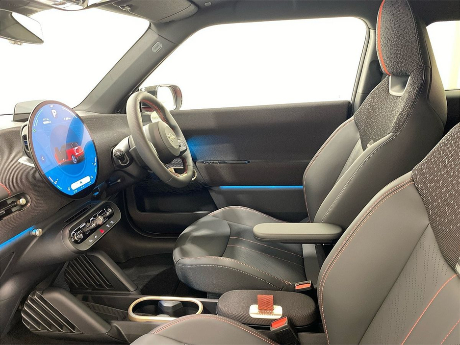 2025 MINI Hatch Cooper E €31,950