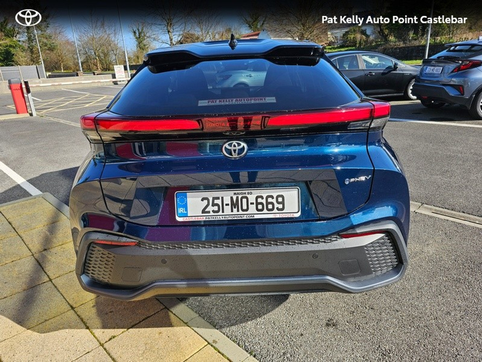 2025 Toyota C-HR - image 4