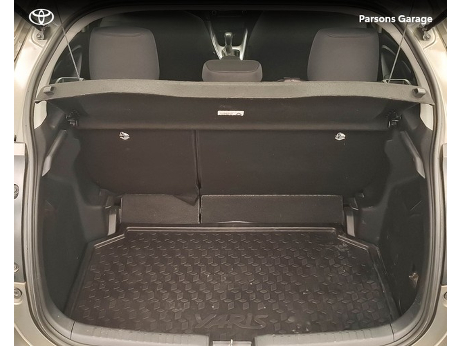 2024 Toyota Yaris - image 12