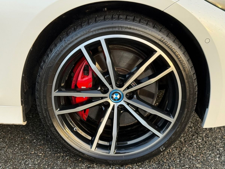 2024 BMW 3 Series - image 14