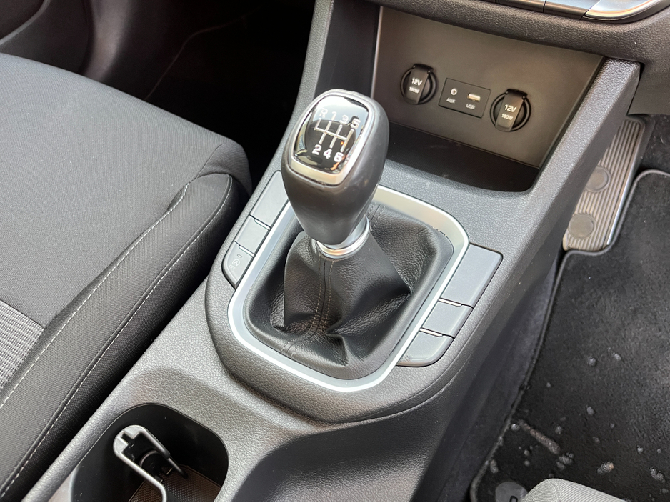 2017 Hyundai i30 - image 14