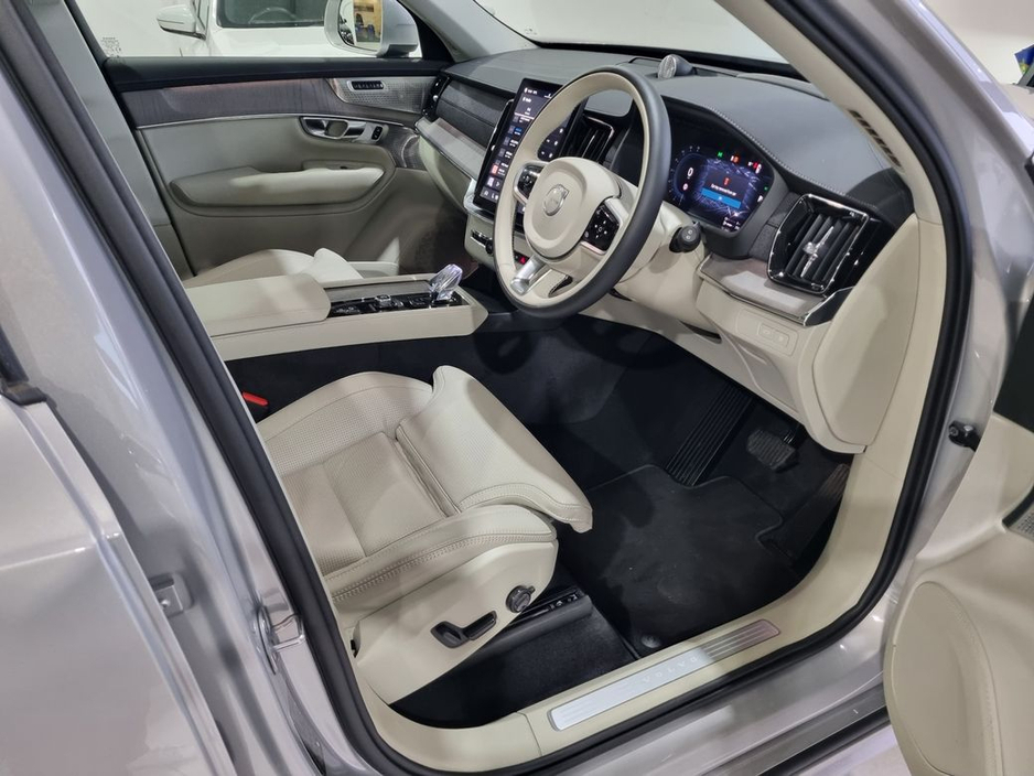 2025 Volvo XC90 ULTRA MODEL €85,950