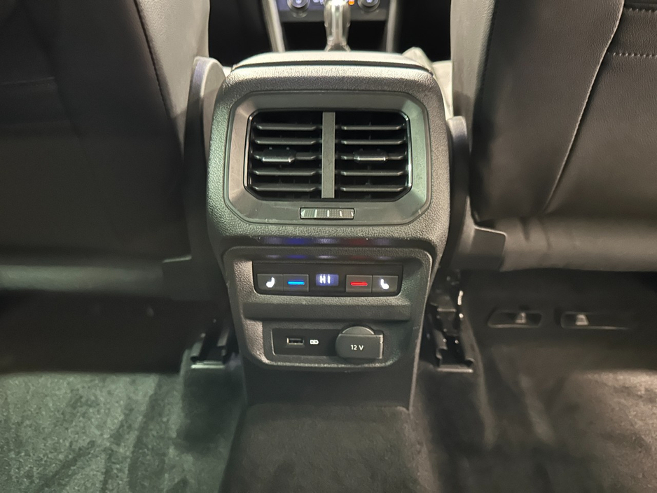 2018 Volkswagen Tiguan - image 35