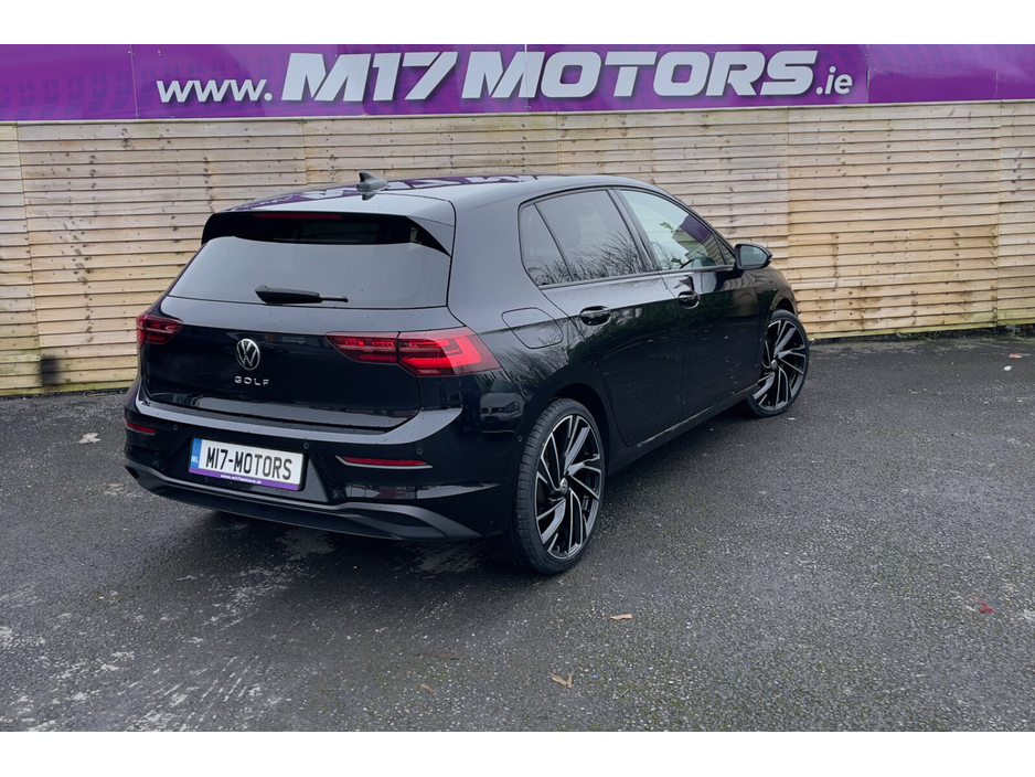 2022 Volkswagen Golf - image 5