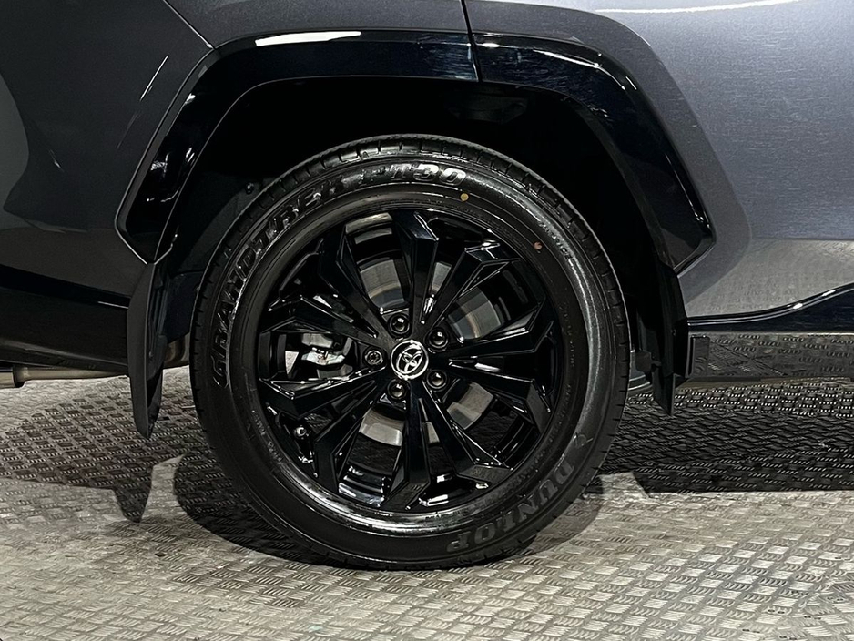 2025 Toyota Rav4 - image 10