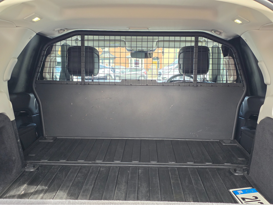 2021 Land Rover Discovery - image 17