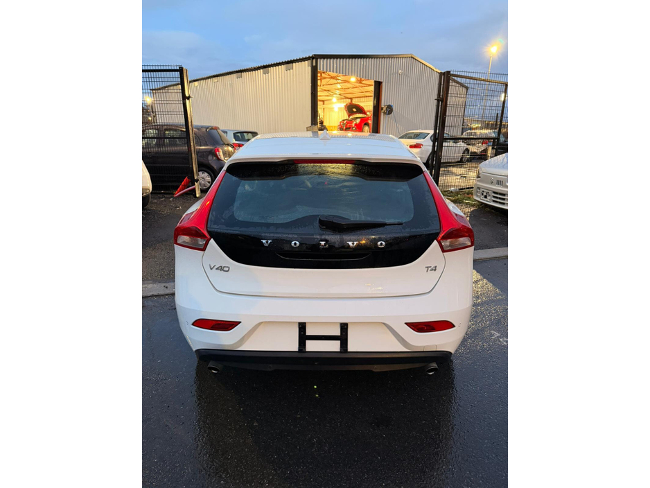 2014 Volvo V40 2.0 D4 ES AUTO €10,499