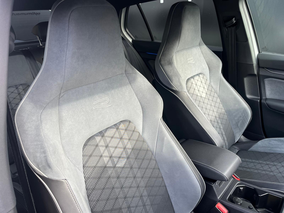 2021 Volkswagen Golf VW Golf R-line 1.5 mild hybrid, hugh spec 19"alloys €29,500