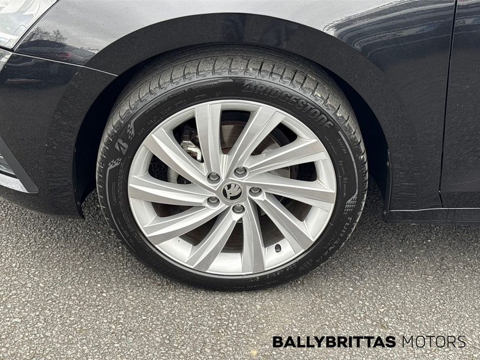 2024 Skoda Octavia - image 8