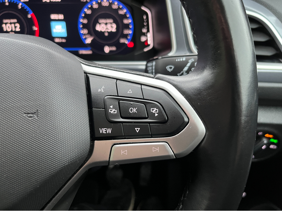 2023 Volkswagen T-Roc STYLE 1.0 PETROL //HIGH SPEC//HALF LEATHER HEATED SEATS//PANORAMIC GLASS ROOF//SAT NAV//REVERSE CAMERA// €27,950