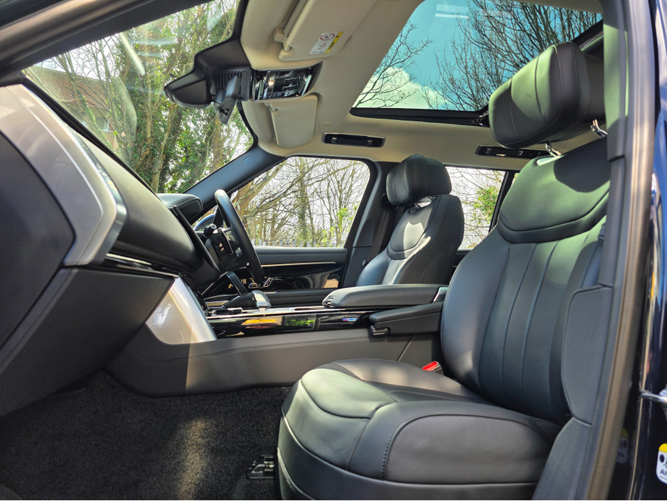 2025 Land Rover Range Rover - image 24