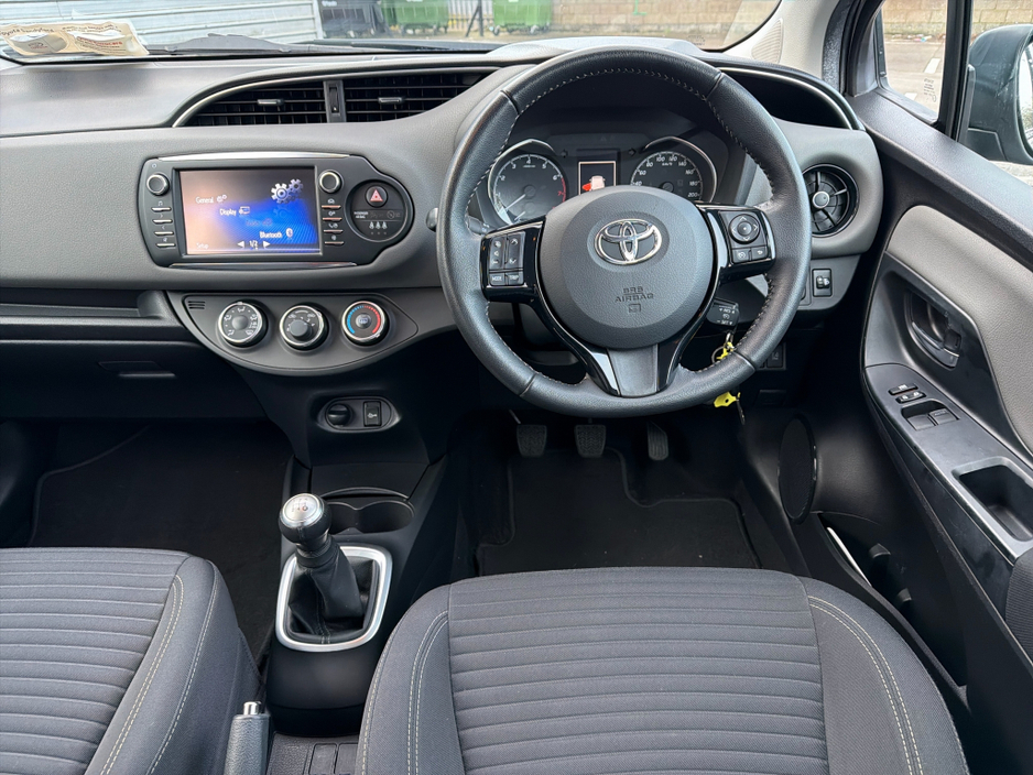 2018 Toyota Yaris 1.0 5DR LUNA // REAR CAMERA // BLUETOOTH // ALLOY WHEELS // FULL WARRANTY €15,945