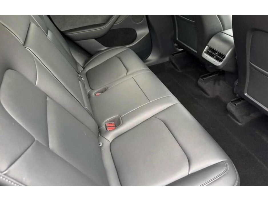 2024 Tesla Model Y - image 6