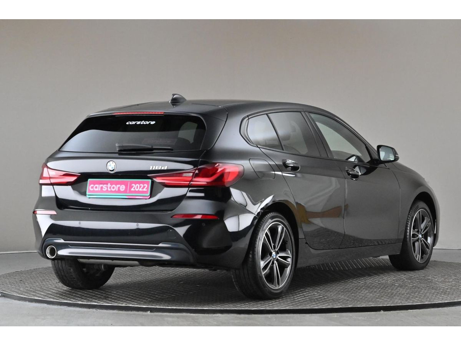 2022 BMW 1 Series - image 8