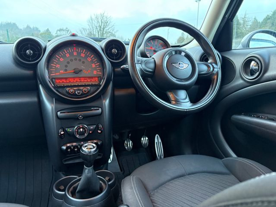 2016 MINI Hatch - image 20