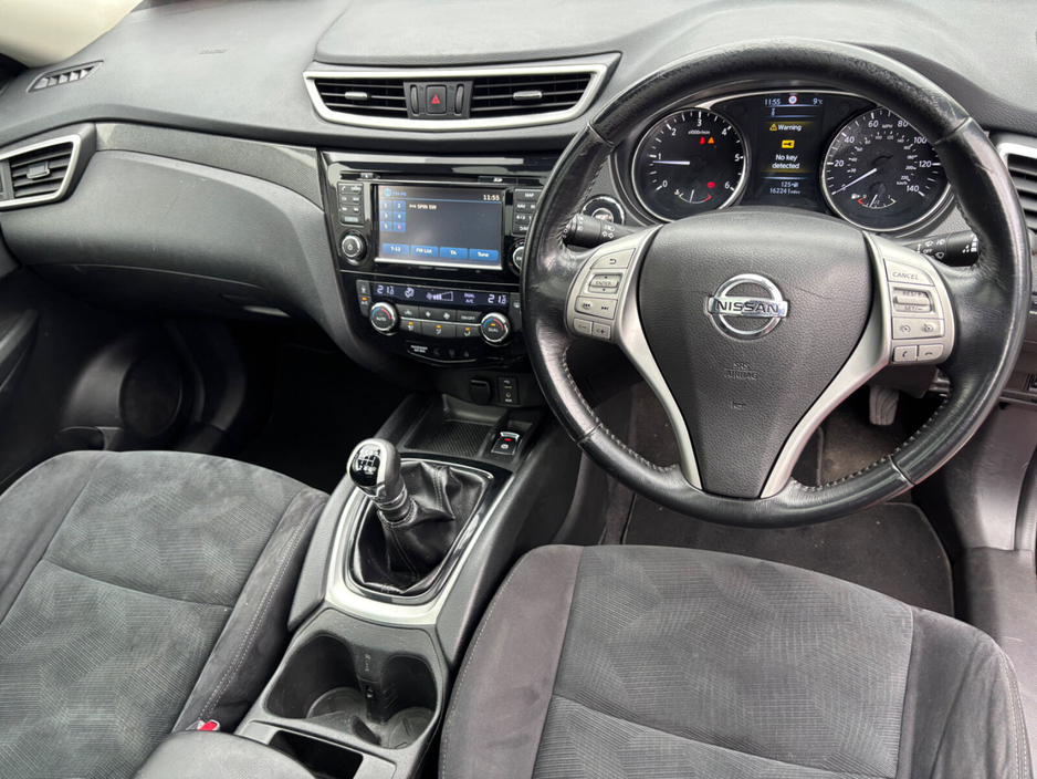 2015 Nissan X-Trail - image 28