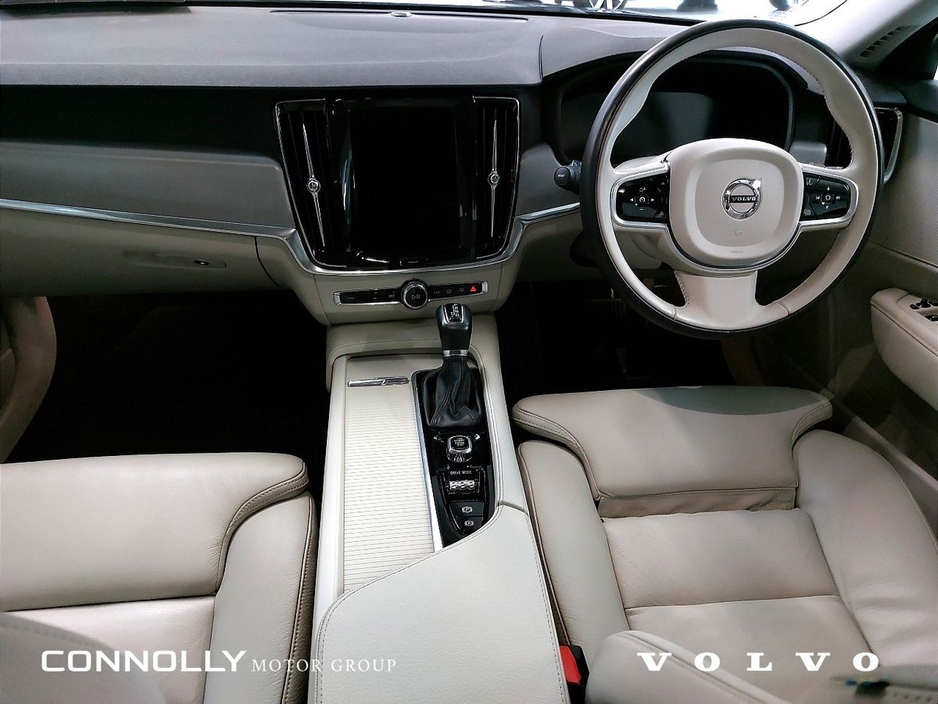 2020 Volvo V90 D4 Momentum Auto €384pm €34,945