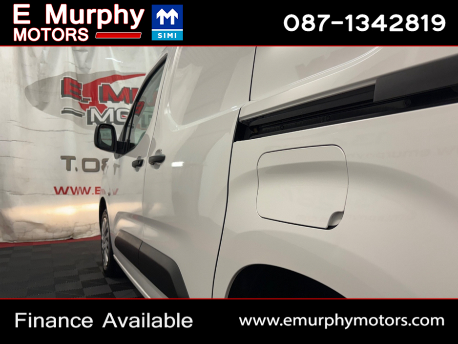 2022 Citroen Berlingo - image 24