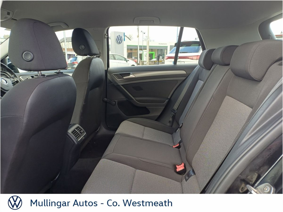 2015 Volkswagen Golf - image 7