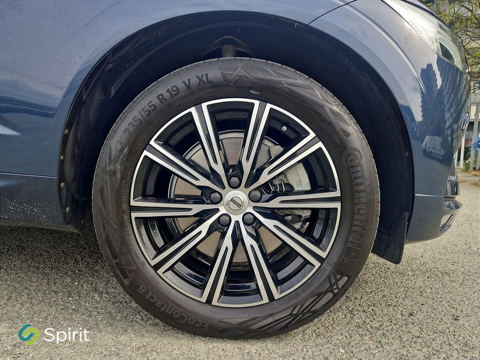 2021 Volvo XC60 - image 9