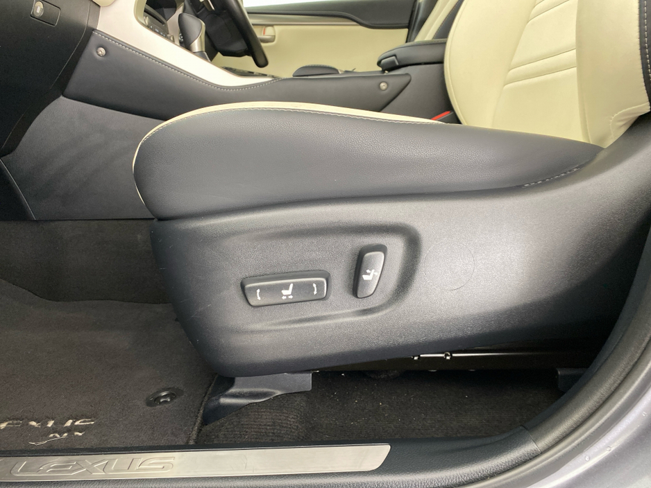 2021 Lexus NX 300 h - image 20