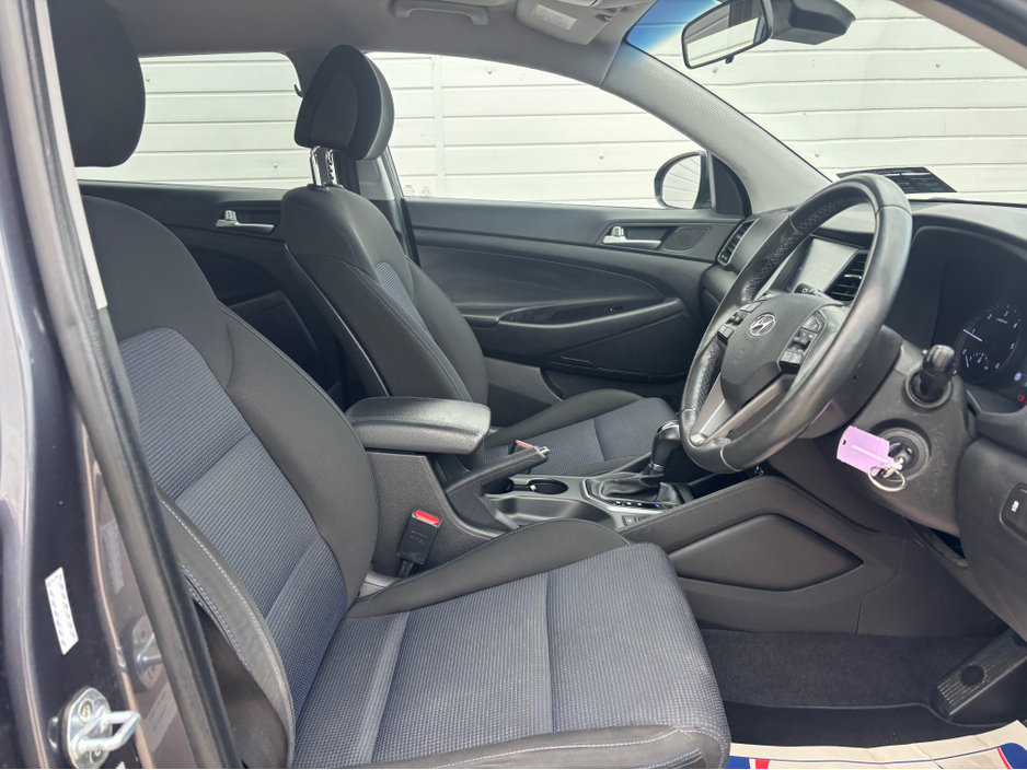 2017 Hyundai Tucson - image 6