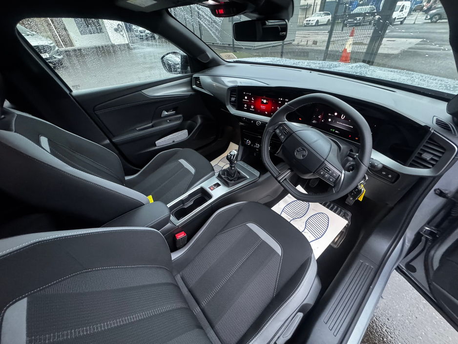 2025 Opel Mokka - image 13