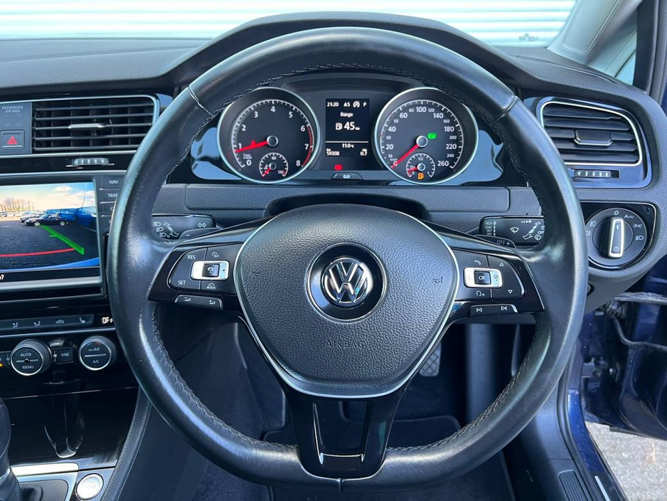2016 Volkswagen Golf - image 4