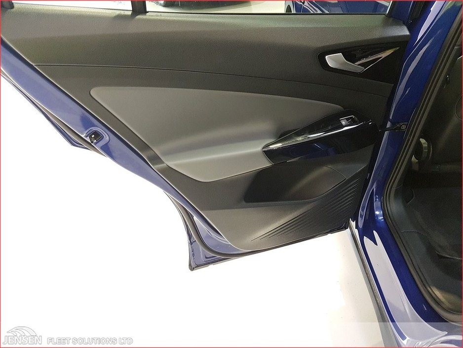 2023 Volkswagen ID.4 - image 18