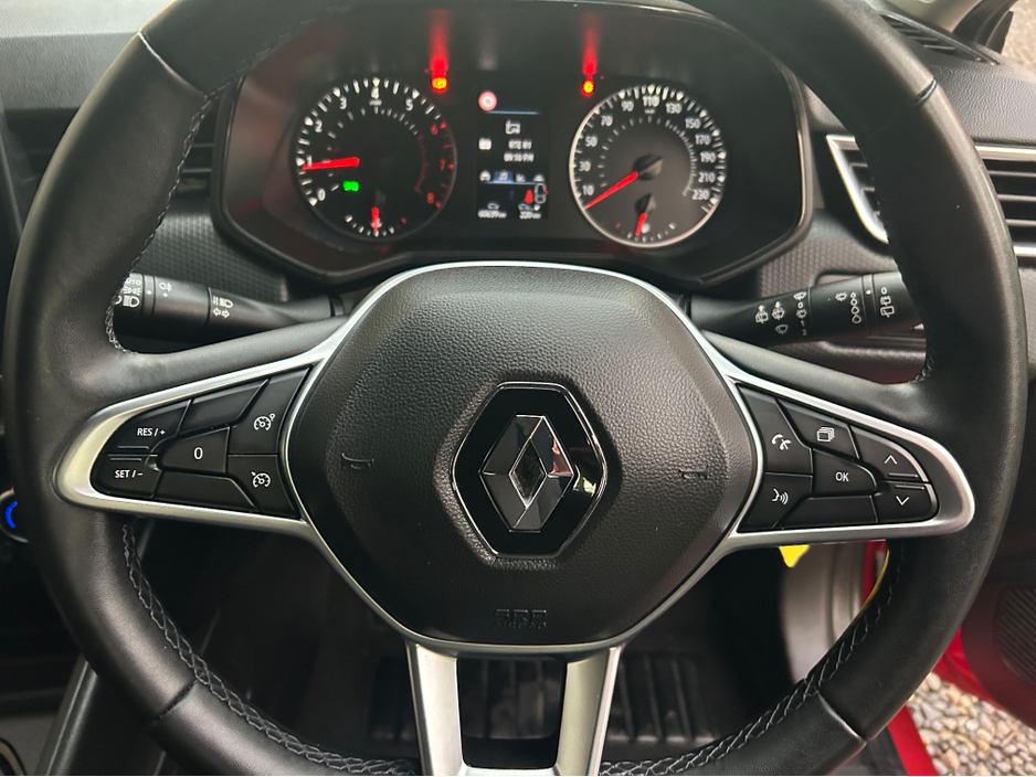 2022 Renault Clio DYNAMIQUE EDITION NAEB TC TCE 90**//**AIR CON**//**CRUISE CONTROL**//**LANE DEPARTURE WARNING**//**COLLISION ALERT**//**RENAULT WARRANTY TILL AUGUST 2027**//**FINANCE AVAILABLE**//**TRADE IN WELCOME!! €13,995