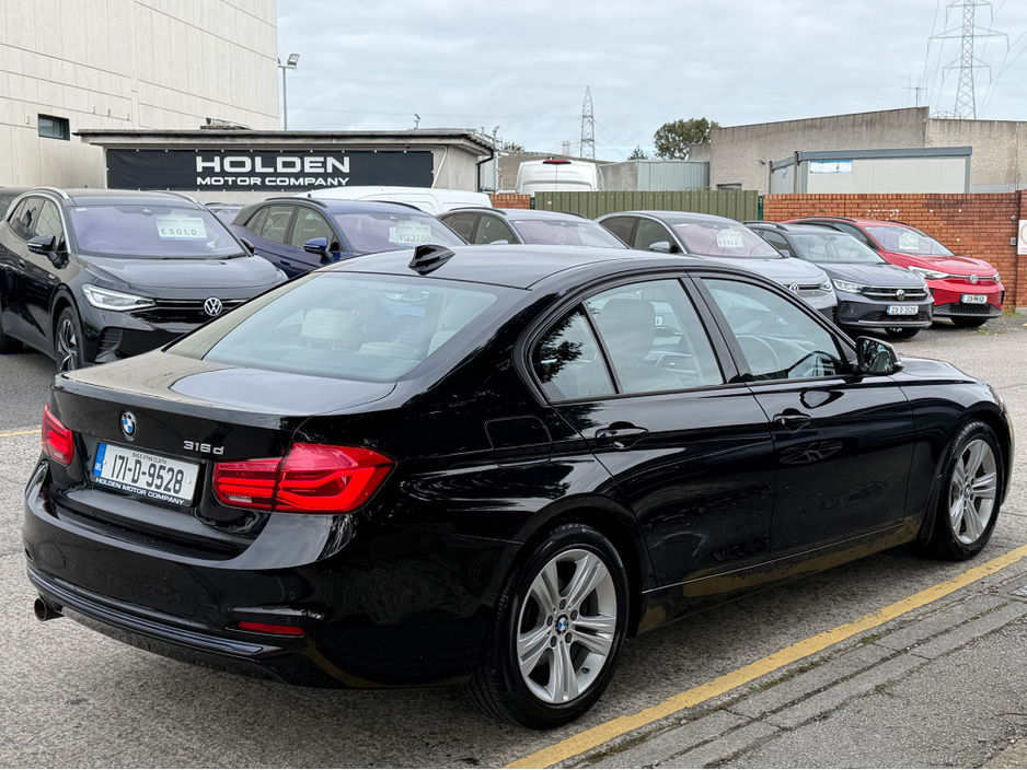 2017 BMW 3 Series - image 9