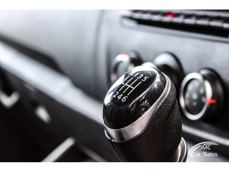 2020 Renault Master - image 18