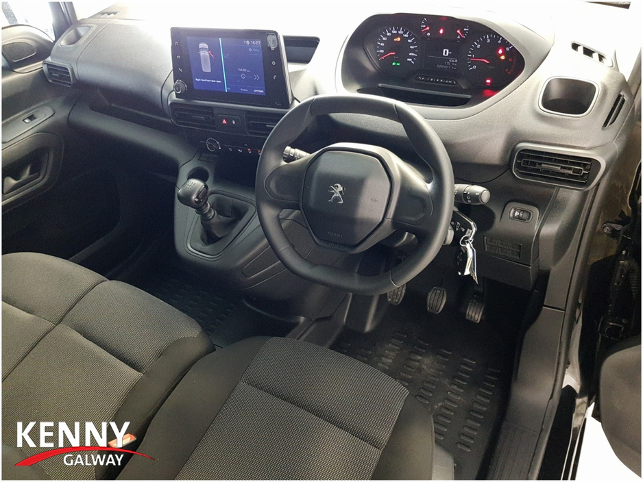 2024 Peugeot Partner - image 18