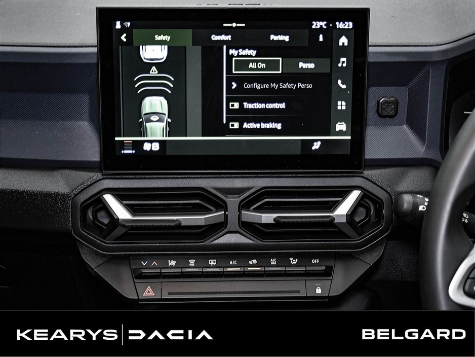 2026 Dacia Duster Expression HEV 155 E06X DEMO €33,710