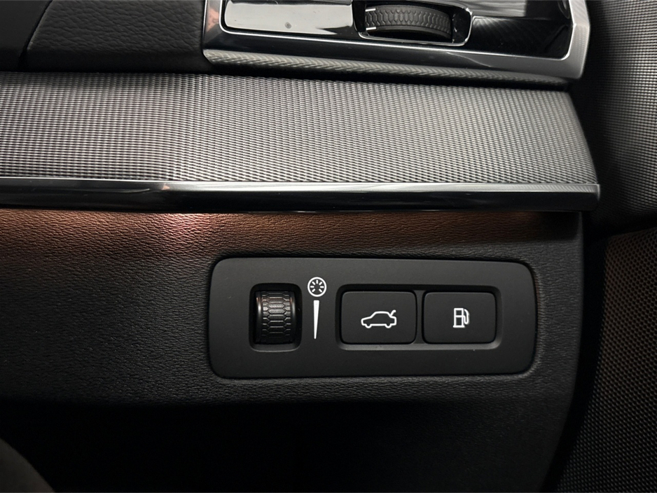 2021 Volvo XC90 - image 41