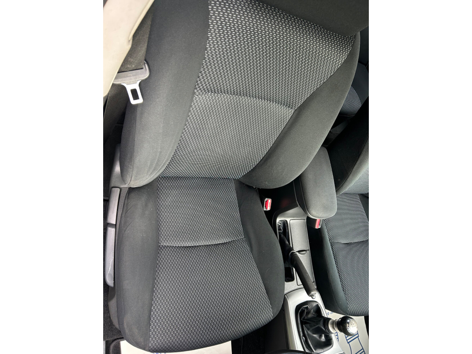 2011 Toyota Corolla - image 12