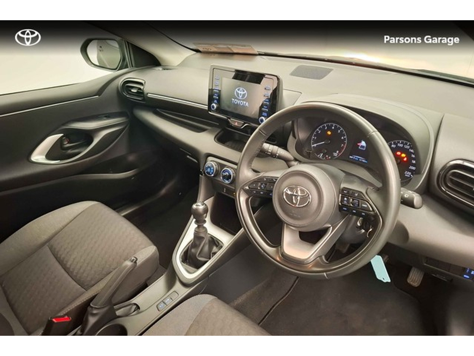 2024 Toyota Yaris - image 7