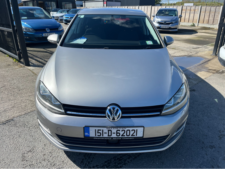 2015 Volkswagen Golf - image 2