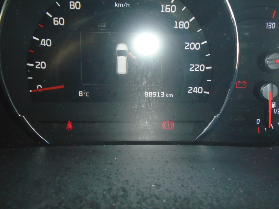 2016 Kia Sorento - image 11