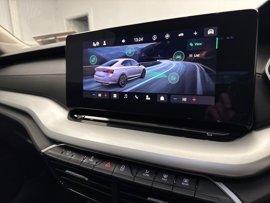 2025 Skoda Octavia - image 19