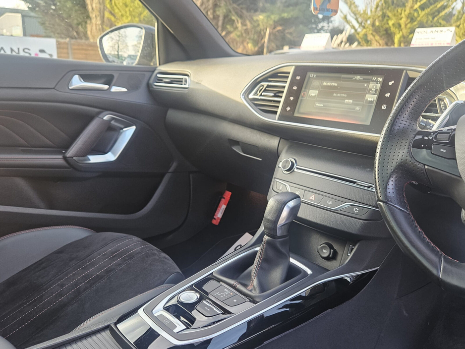 2016 Peugeot 308 - image 28