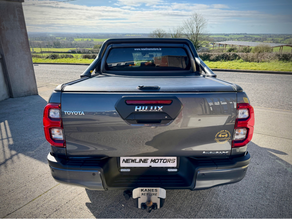 2024 Toyota Hilux - image 7