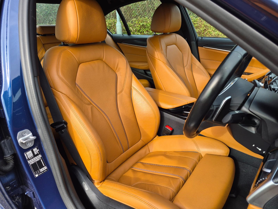 2022 BMW 5 Series - image 13