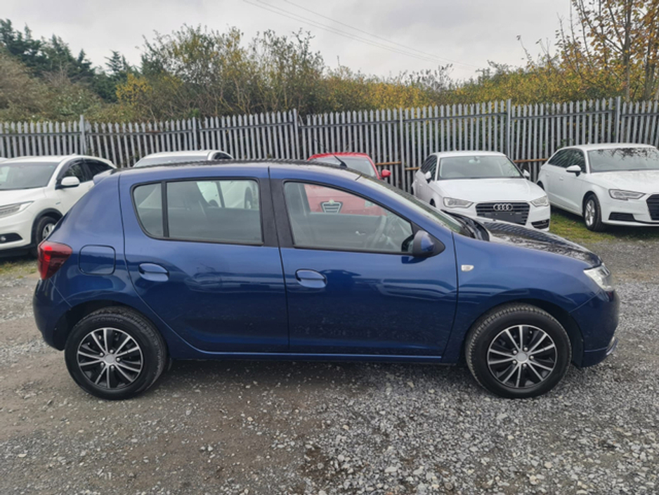 2017 Dacia Sandero - image 4