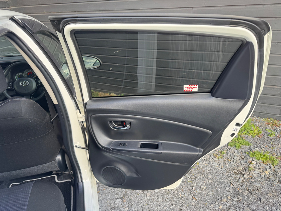 2018 Toyota Yaris - image 16