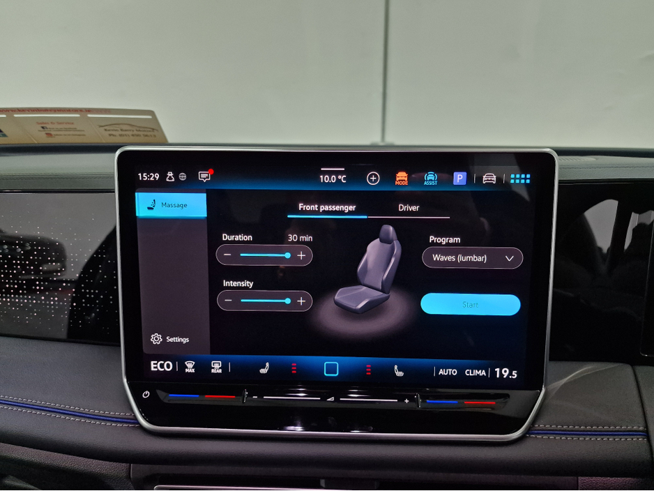 2025 Volkswagen Tiguan 1.5TSi PHEV R-LINE AUTOMATIC **ONE OWNER / NEW MODEL / APPLE CARPLAY / ADAPTIVE CRUISE CONTROL / BLIND SPOT ASSIST / HEATED & MASSAGE FRONT SEATS / HEATED STEERING WHEEL / WIRELESS PHONE CHARGING** €50,900