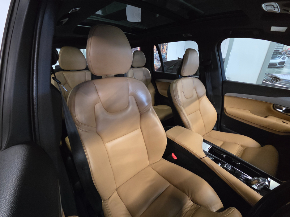 2018 Volvo XC90 - image 4