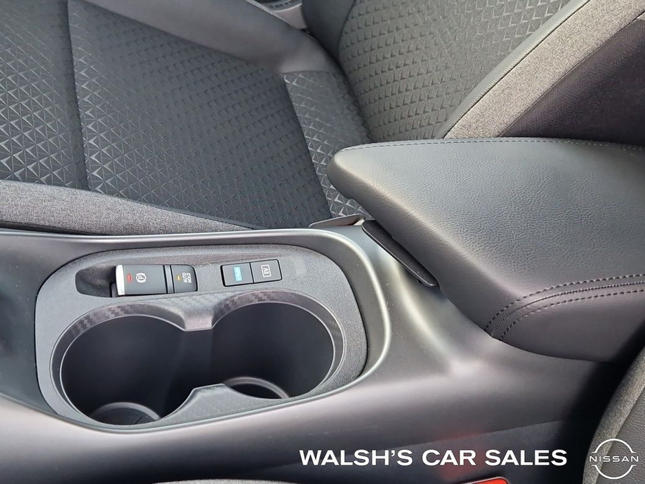 2025 Nissan Juke 1.6 HYB SV Premium MY24 1 €35,950